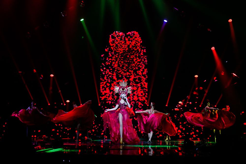 Оля Полякова